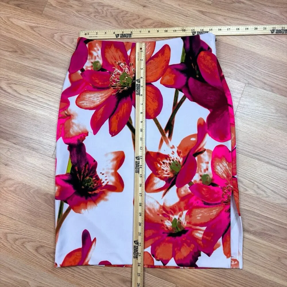 Worthington Women’s Medium Skirt White Pink Floral Hawaiian Tropical Bright